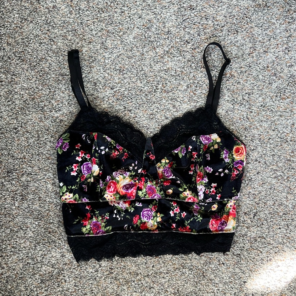Urban Outfitters Floral Crop Top - Picture 2 of 4